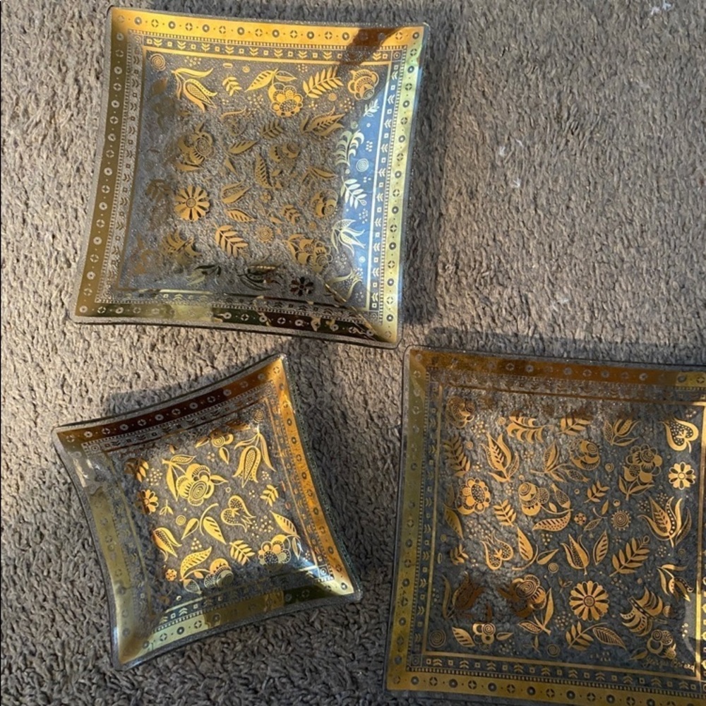 3 vintage Georges Briard trays(nuts-cheese-crackers)